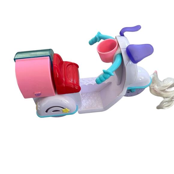 Kindi Kids Fun Delivery Scooter Toy 10" Vehicle Dog WITH Marsha Mello Doll - Picture 6 of 11